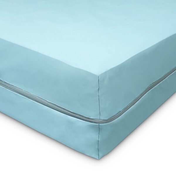 Zipped waterproof mattress cover